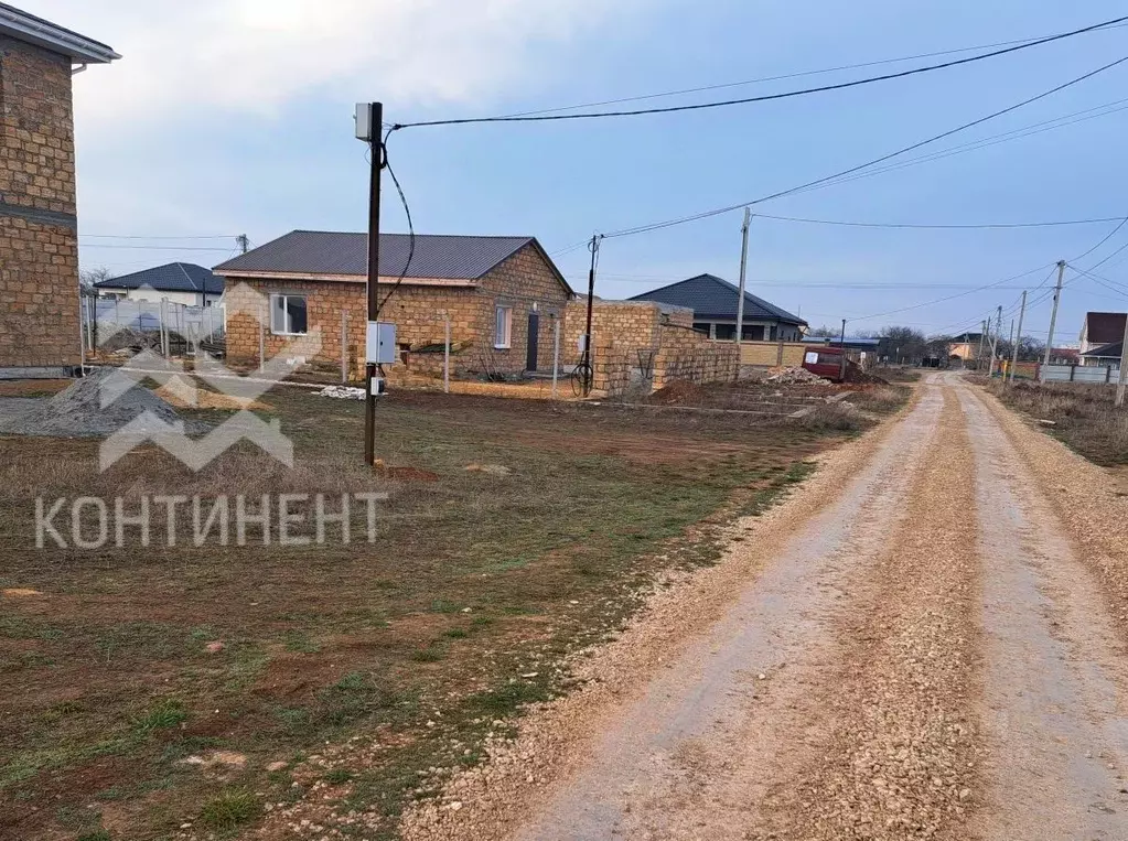 Участок в Крым, Черноморский район, с. Новосельское ул. Молодежная, 16 ... - Фото 1