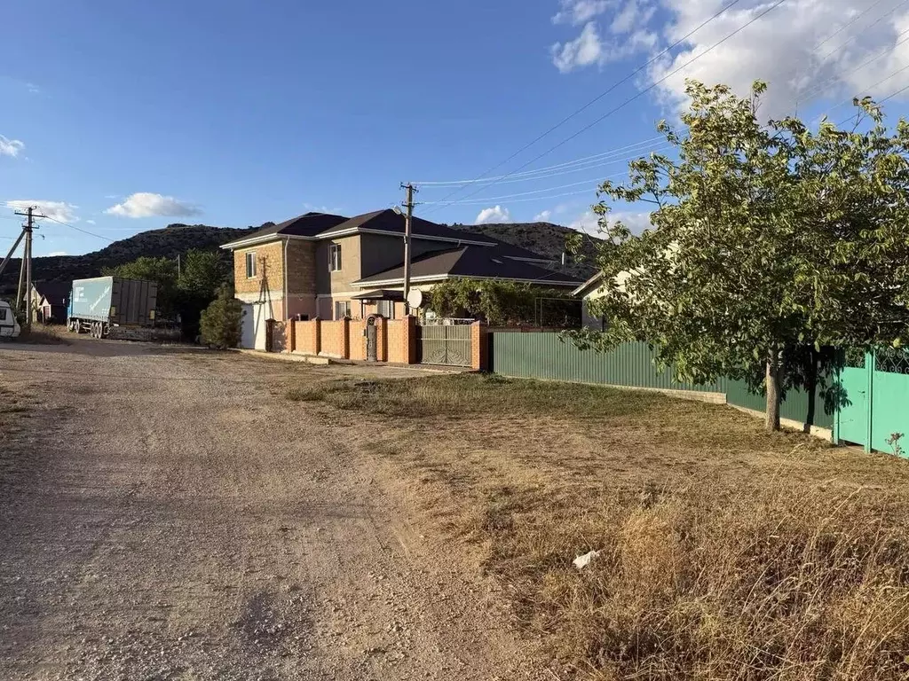 Участок в Крым, Кировский район, Старый Крым городское поселение ул. ... - Фото 1