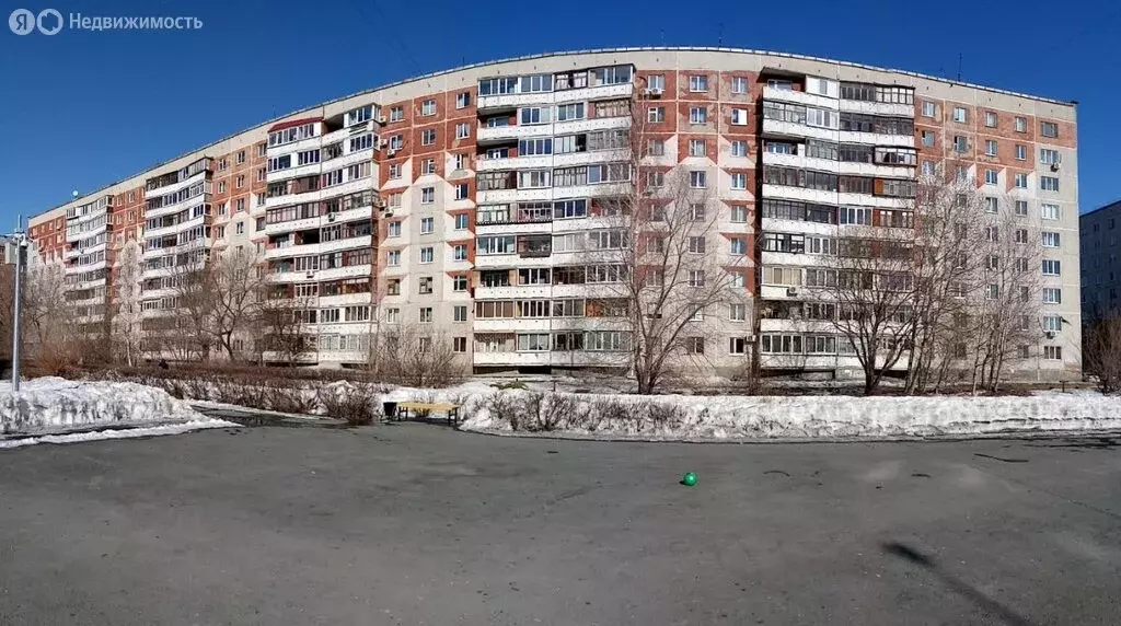 3-комнатная квартира: Тюмень, улица Александра Логунова, 22 (66.4 м) - Фото 1