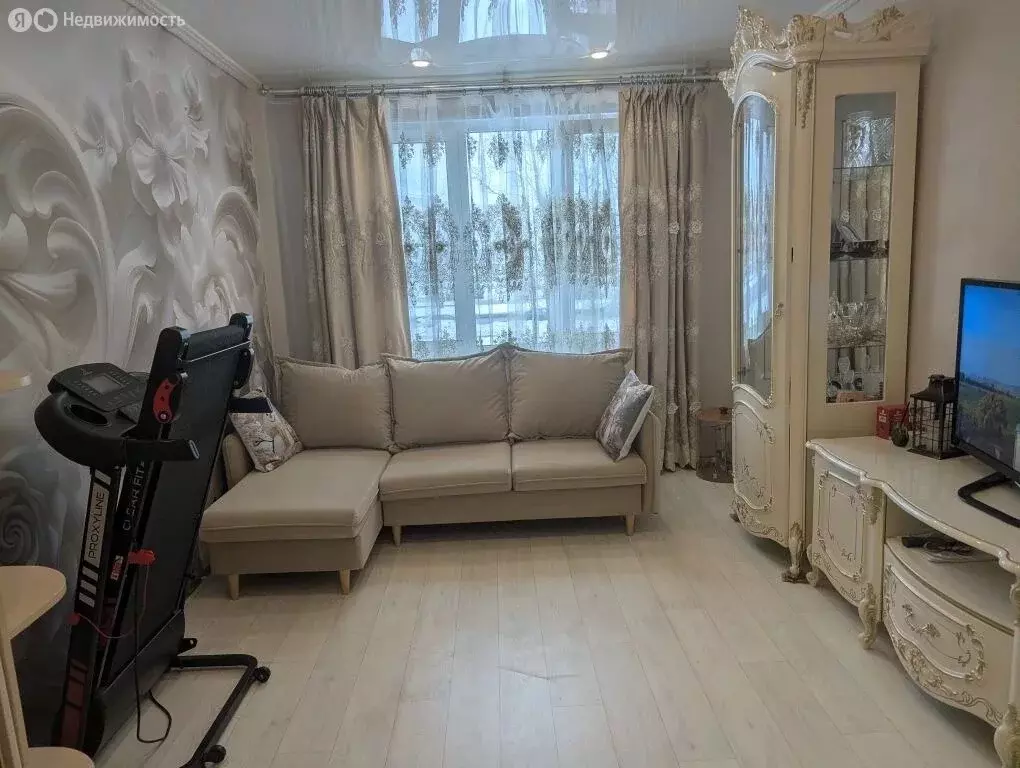 3-комнатная квартира: Санкт-Петербург, проспект Большевиков, 73к1 ... - Фото 1