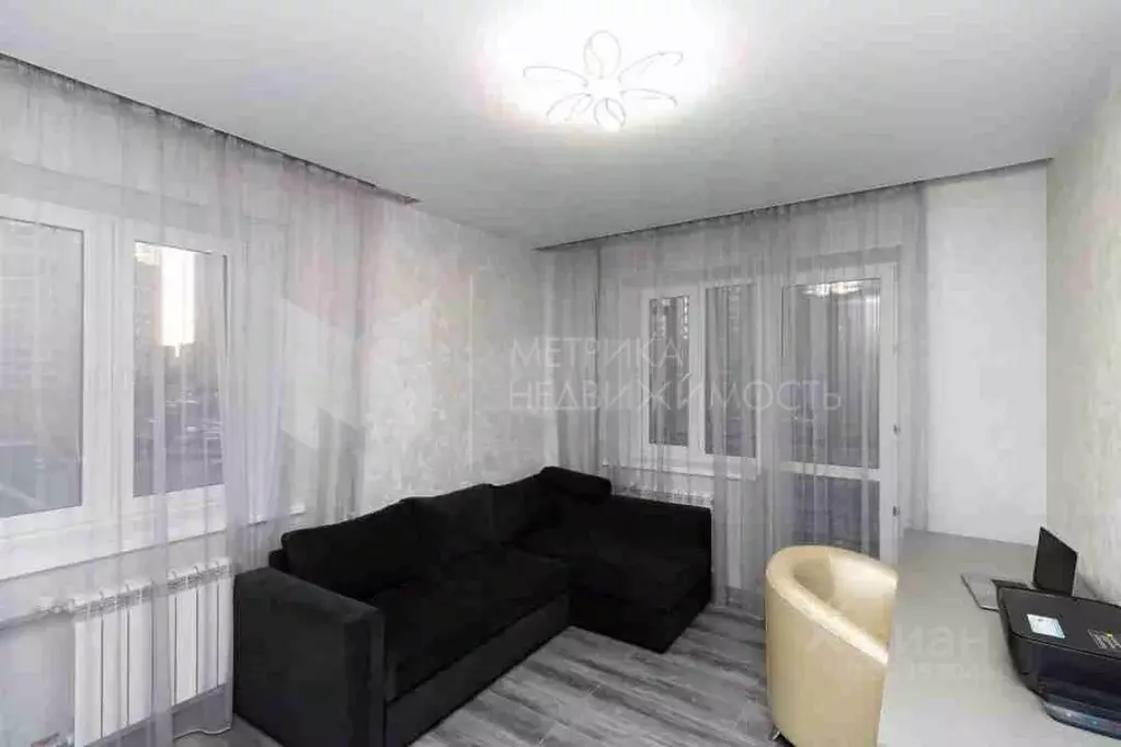 3-к кв. Тюменская область, Тюмень ул. Мельникайте, 32 (79.0 м) - Фото 1