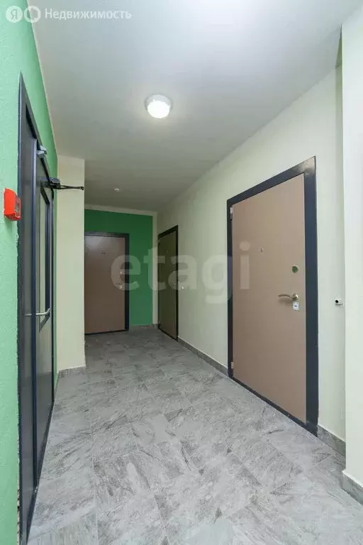 Квартира-студия: Тюмень, улица Тимофея Чаркова, 81к2 (31.8 м) - Фото 1