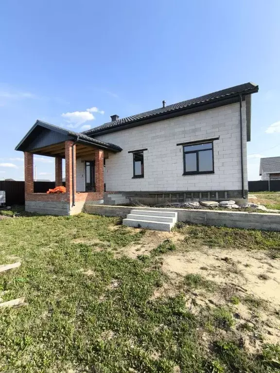 Дом в Орловская область, Орловский район, пос. Надежда пер. ... - Фото 1