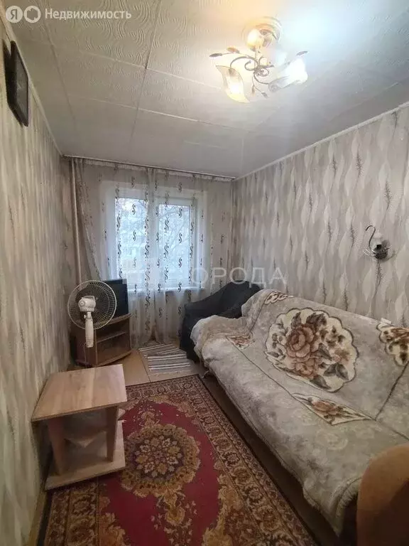 3-комнатная квартира: Барнаул, улица Сухэ-Батора, 11 (56.9 м) - Фото 0