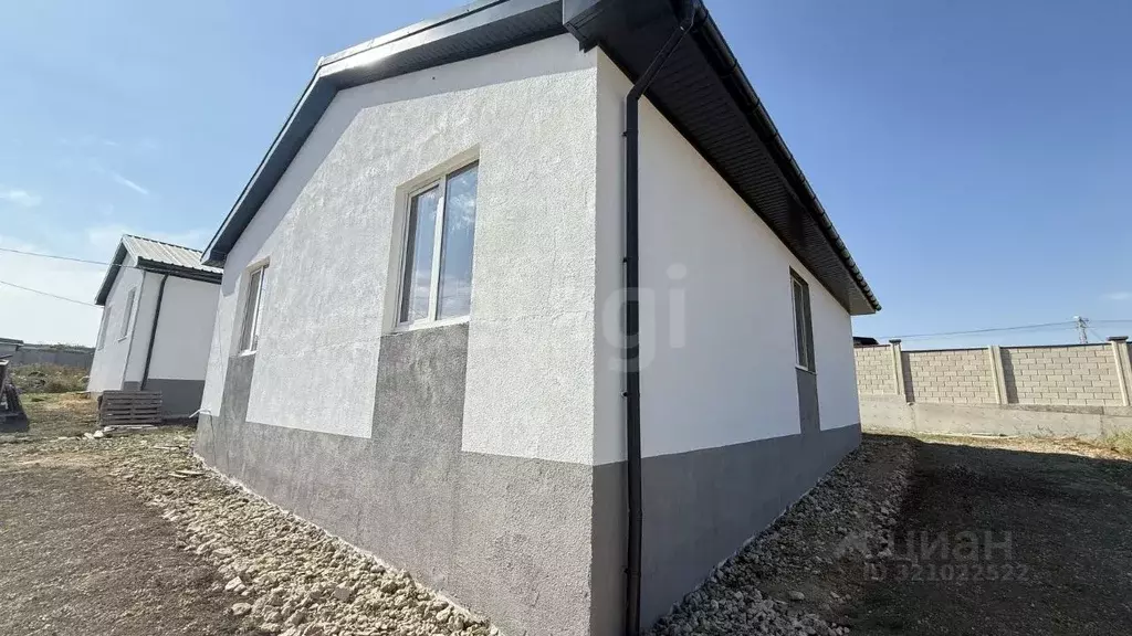 Дом в Крым, Симферопольский район, с. Мирное  (130 м) - Фото 0