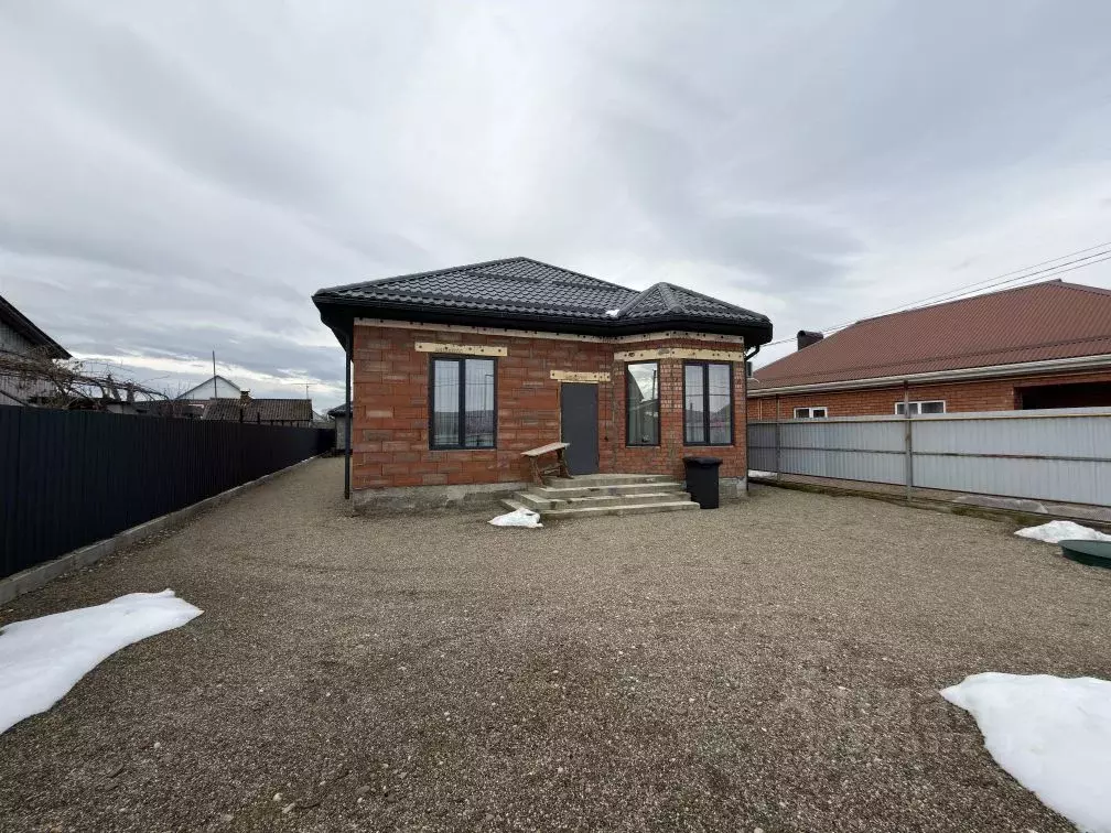 Дом в Краснодарский край, Апшеронск ул. Короленко (150 м) - Фото 2