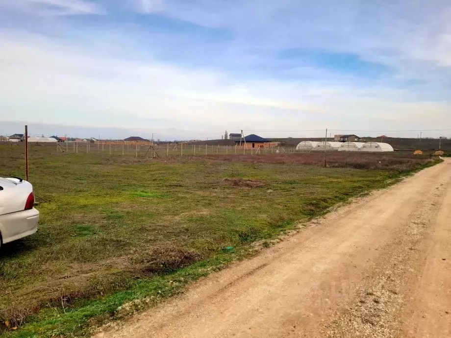 Участок в Крым, Симферопольский район, Гвардейское с/пос, с. Красная ... - Фото 2