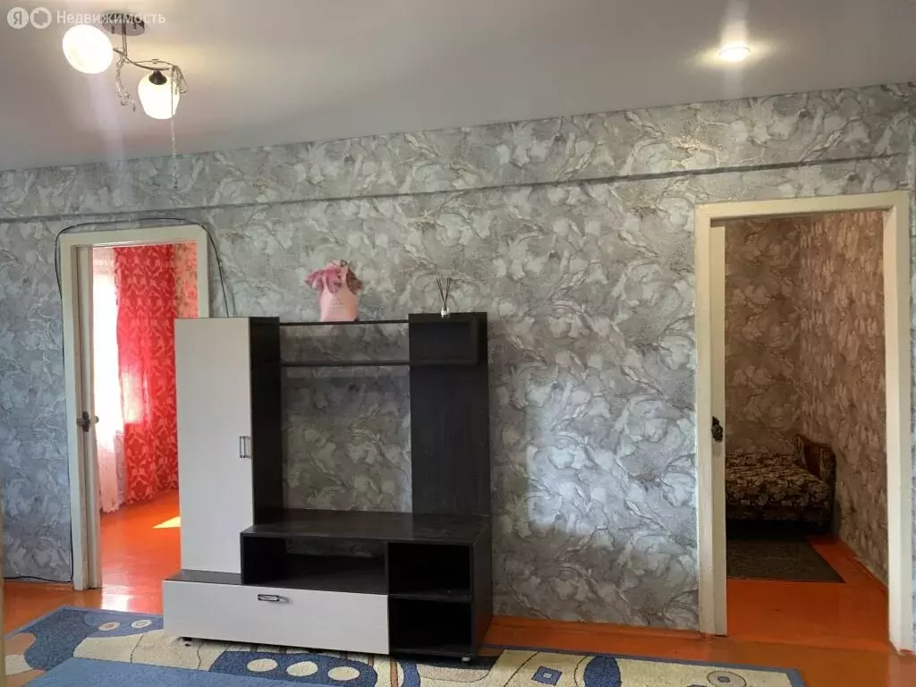 3-комнатная квартира: Брянск, улица Димитрова, 118 (46 м) - Фото 0