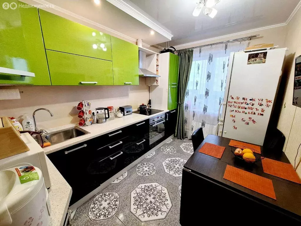 2-комнатная квартира: Тюмень, Лесопарковая улица, 15 (50.3 м) - Фото 1