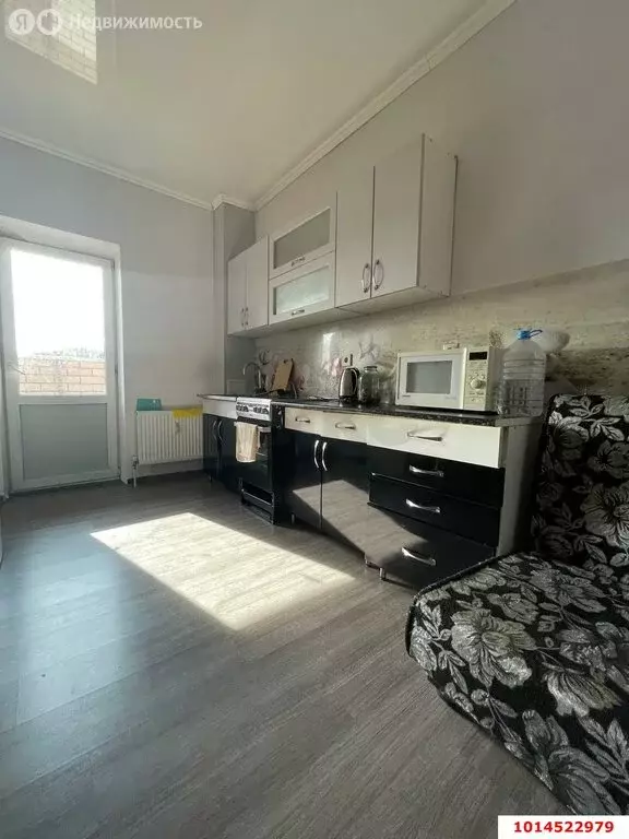 1-комнатная квартира: Краснодар, улица Селезнёва, 4/15к2 (39 м) - Фото 0