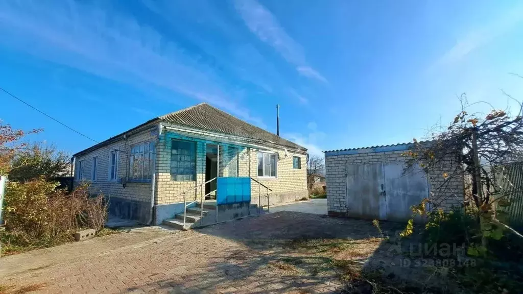 Дом в Ставропольский край, Изобильненский муниципальный округ, с. ... - Фото 1