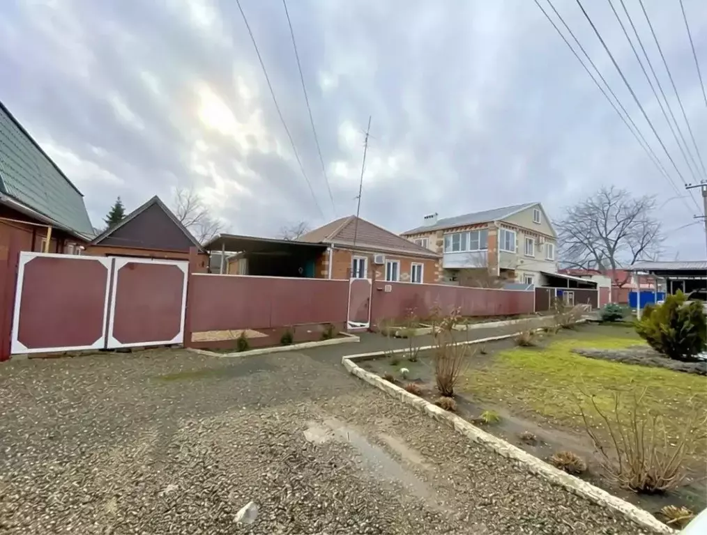 Дом в Краснодарский край, Лабинск Коммунальная ул. (75 м) - Фото 1