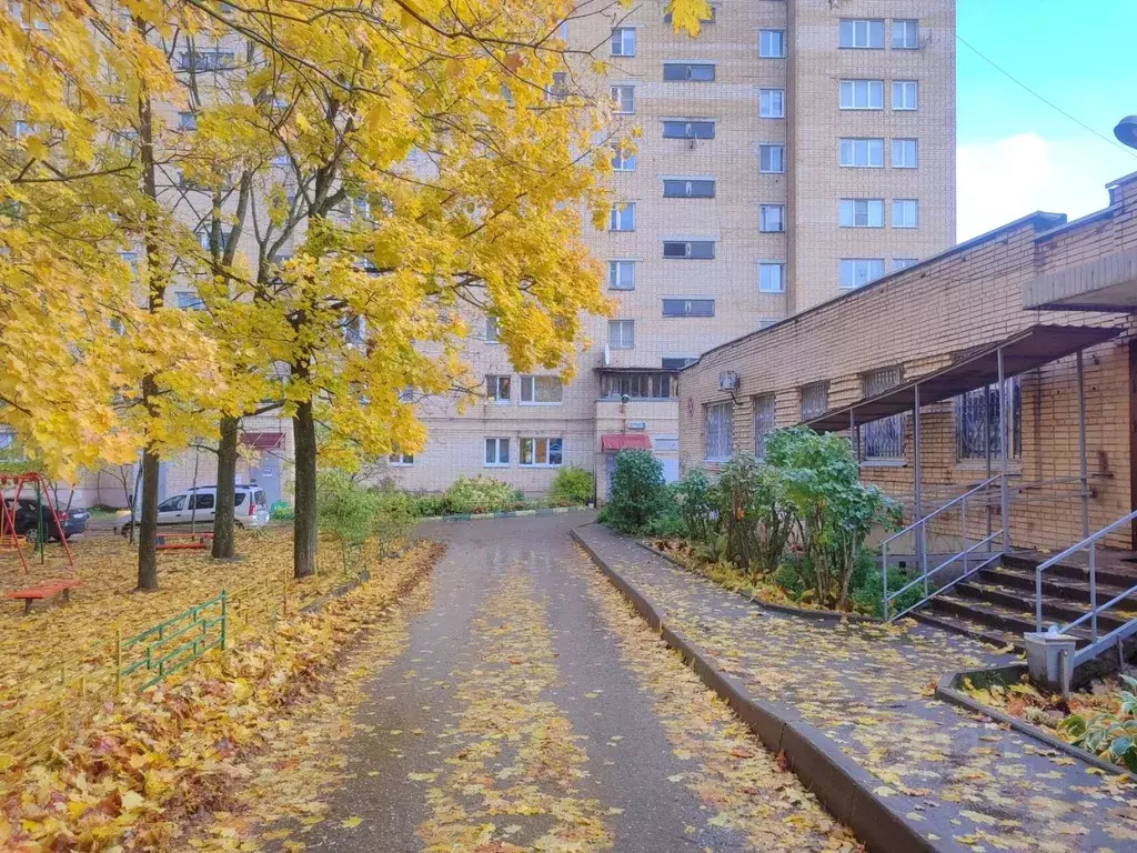 3-к кв. Смоленская область, Смоленск Нарвская ул., 21к2 (61.7 м) - Фото 1