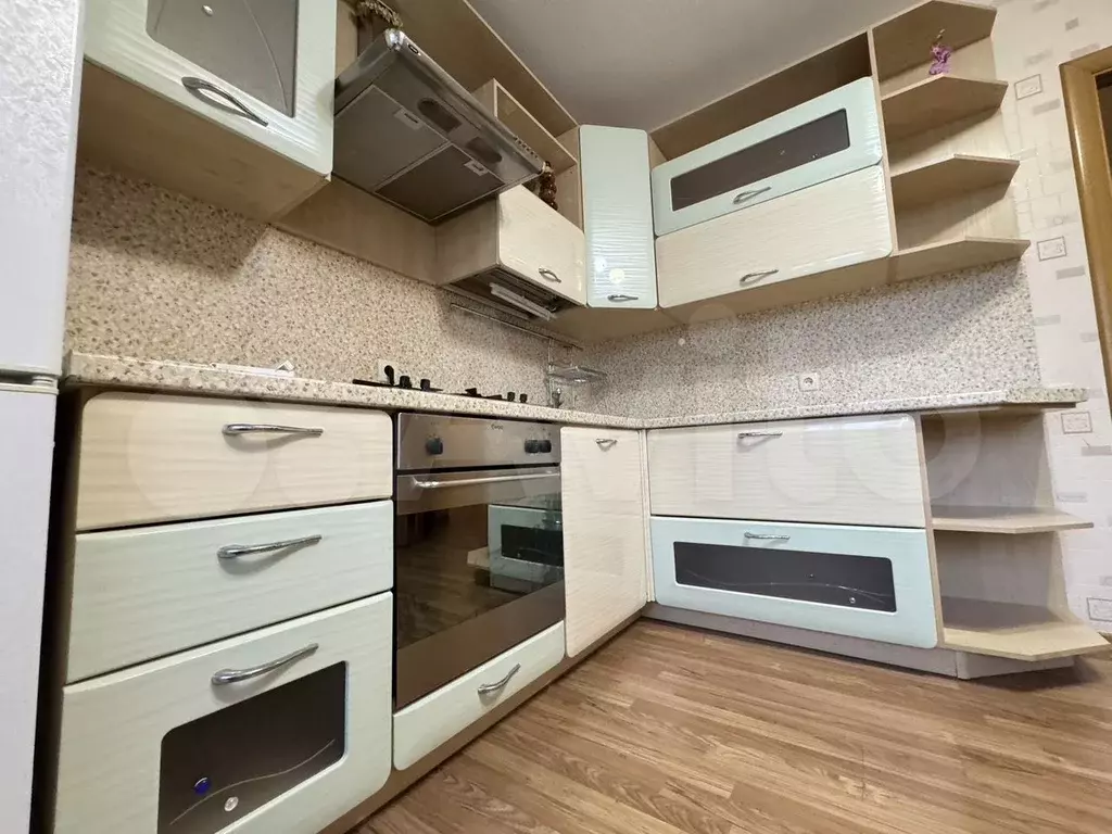 2-к. квартира, 74 м, 9/10 эт. - Фото 0