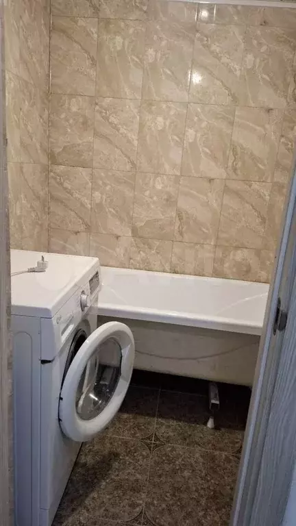 2-к. квартира, 56 м, 4/9 эт. - Фото 0