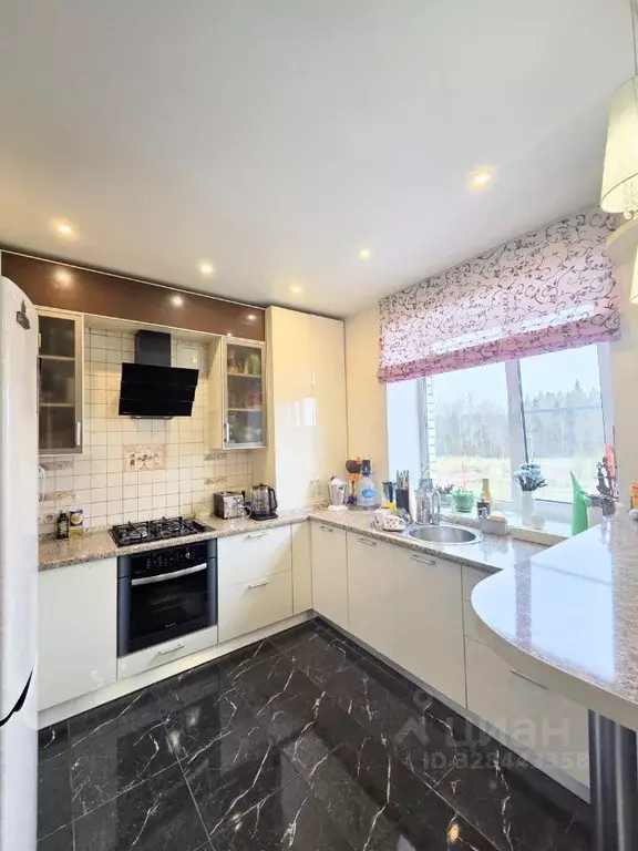 3-к кв. Вологодская область, пос. Майский ул. Ягодная, 40 (82.4 м) - Фото 2