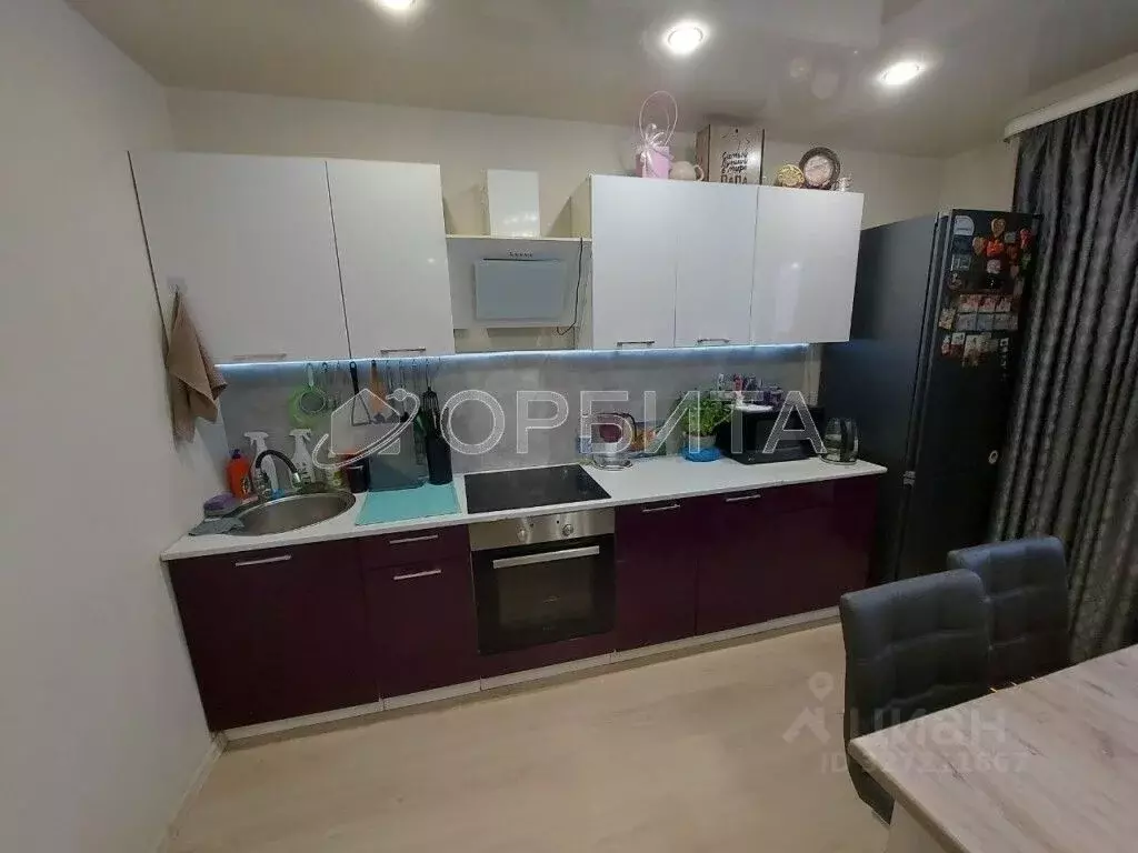 1-к кв. Тюменская область, Тюмень Кремлевская ул., 102А (48.4 м) - Фото 2