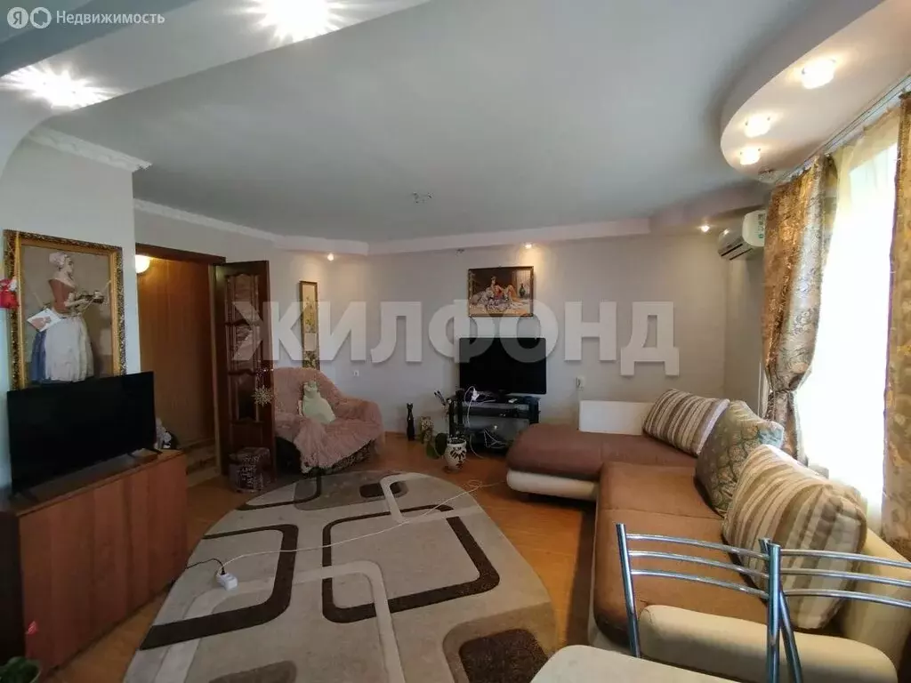 3-комнатная квартира: Георгиевск, улица Тронина, 12 (62 м) - Фото 0
