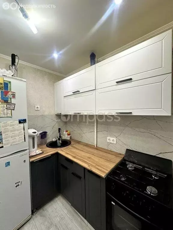 1-комнатная квартира: Тюмень, улица Пермякова, 8 (43 м) - Фото 2