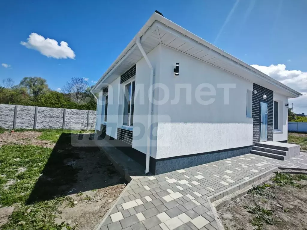 Дом в Крым, Симферопольский район, Добровское с/пос, с. Заречное ул. ... - Фото 1