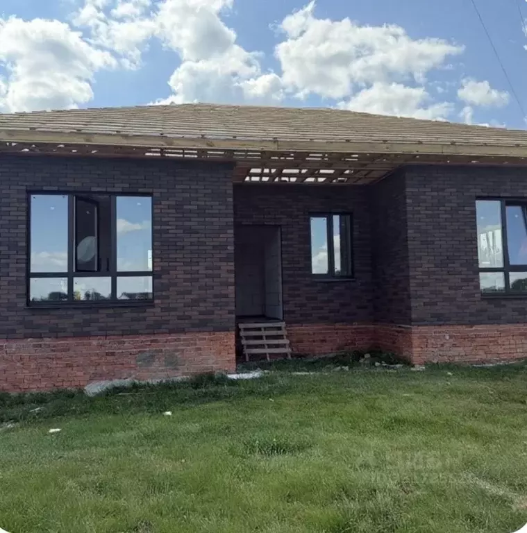 Коттедж в Курская область, Курский район, Лебяженский сельсовет, д. ... - Фото 1