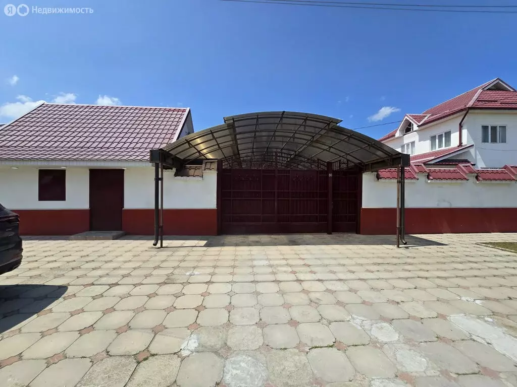 Дом в село Герменчик, Школьная улица (300 м) - Фото 0