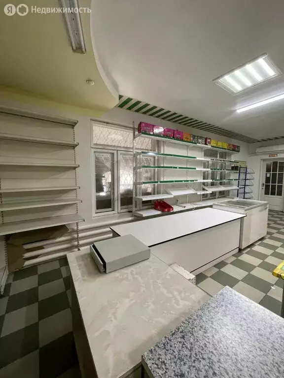 Торговая площадь (385 м) - Фото 1