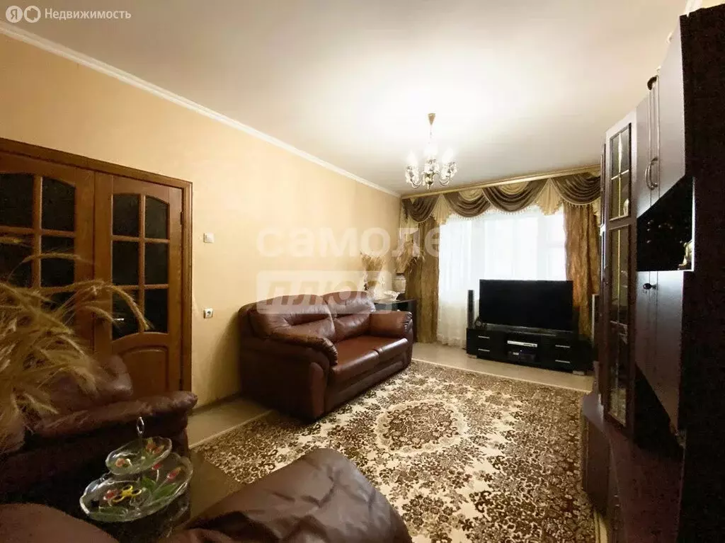 3-комнатная квартира: Астрахань, улица Сен-Симона, 42к2 (80.6 м) - Фото 1
