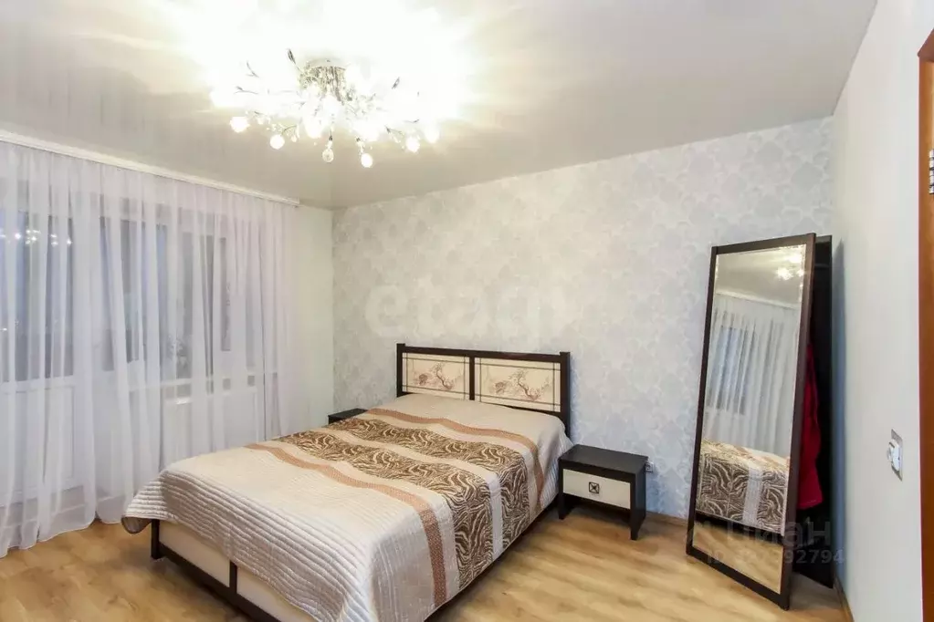 3-к кв. Тюменская область, Тюмень ул. Щербакова, 140 (80.0 м) - Фото 1