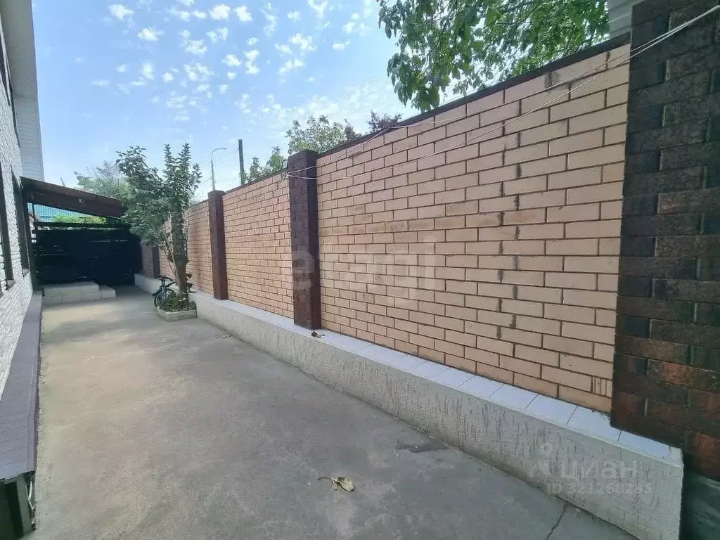 Дом в Адыгея, Майкоп Привокзальная ул. (249 м) - Фото 1