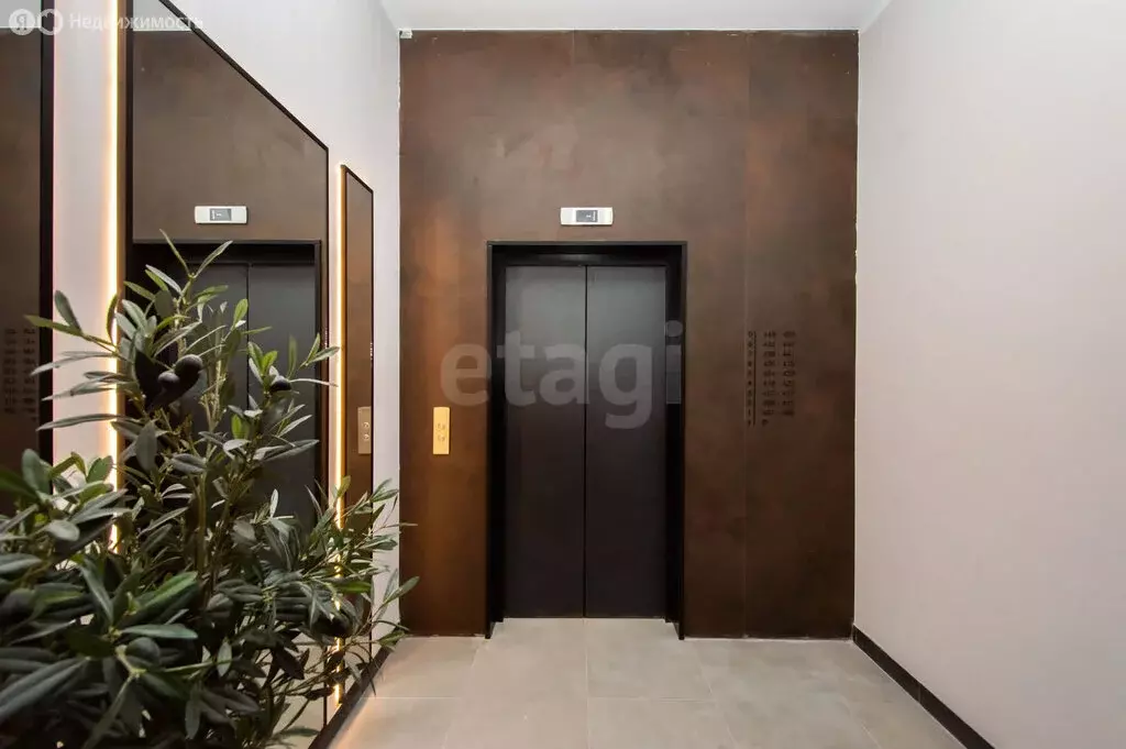 Квартира-студия: Тюмень, улица Республики, 205к1 (20 м) - Фото 1