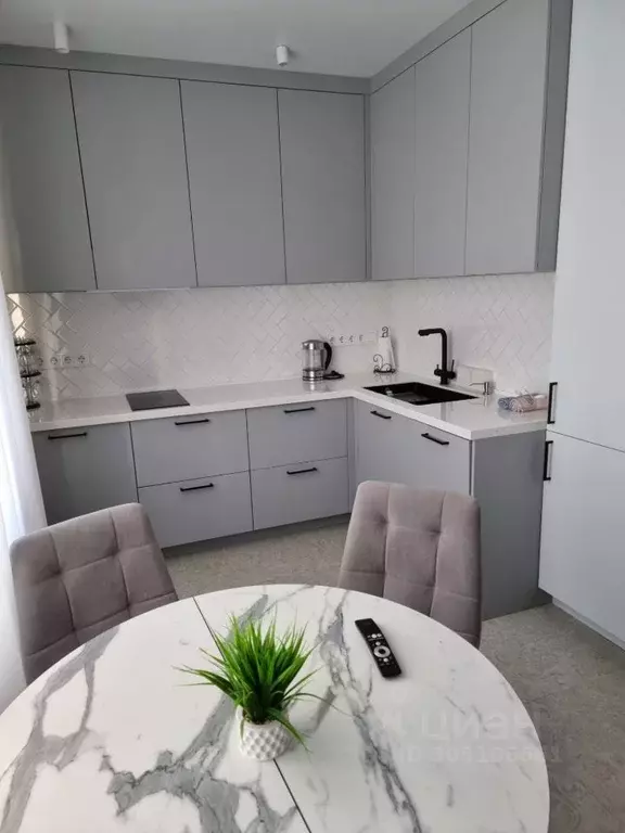 1-к кв. Тюменская область, Тюмень Харьковская ул., 76 (39.0 м) - Фото 1