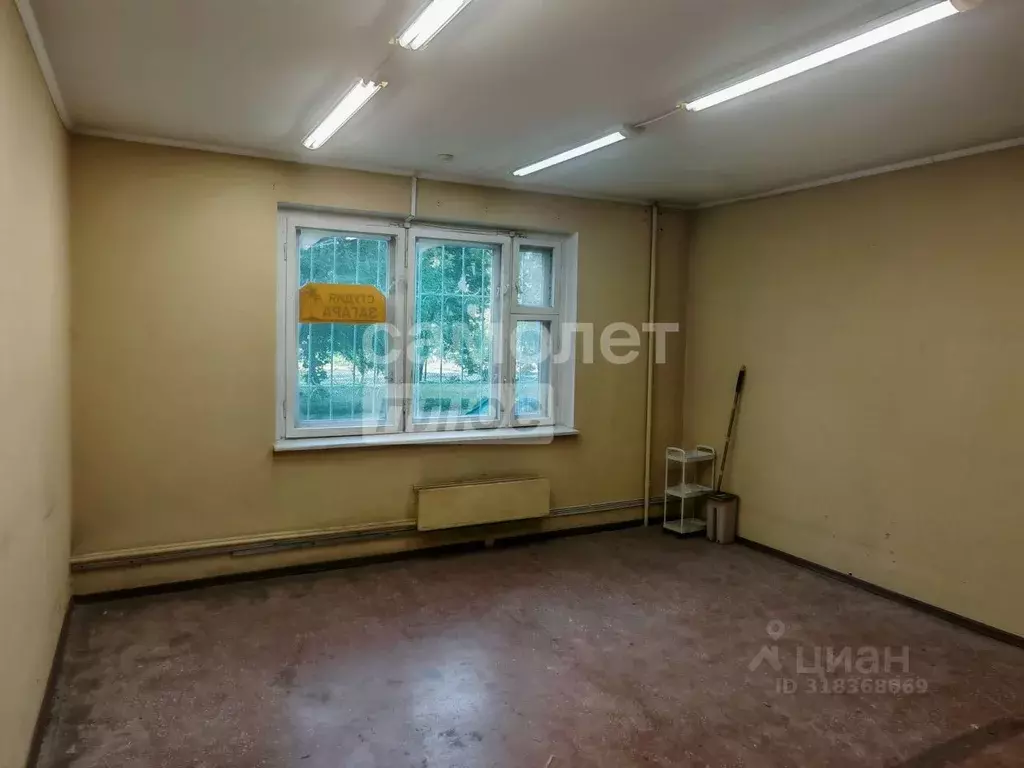 Помещение свободного назначения в Омская область, Омск 6-й мкр, бул. ... - Фото 0