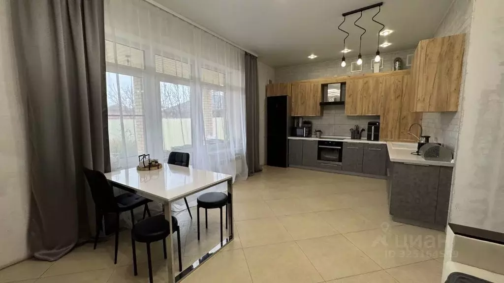 Коттедж в Краснодарский край, Краснодар ул. Имени Атамана Антона ... - Фото 0