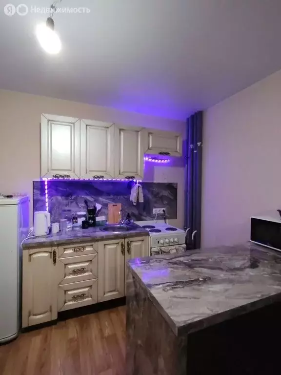 2-комнатная квартира: Красноярск, Вузовский переулок, 17 (49.8 м) - Фото 1