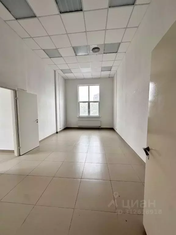 Помещение свободного назначения в Свердловская область, Екатеринбург ... - Фото 1