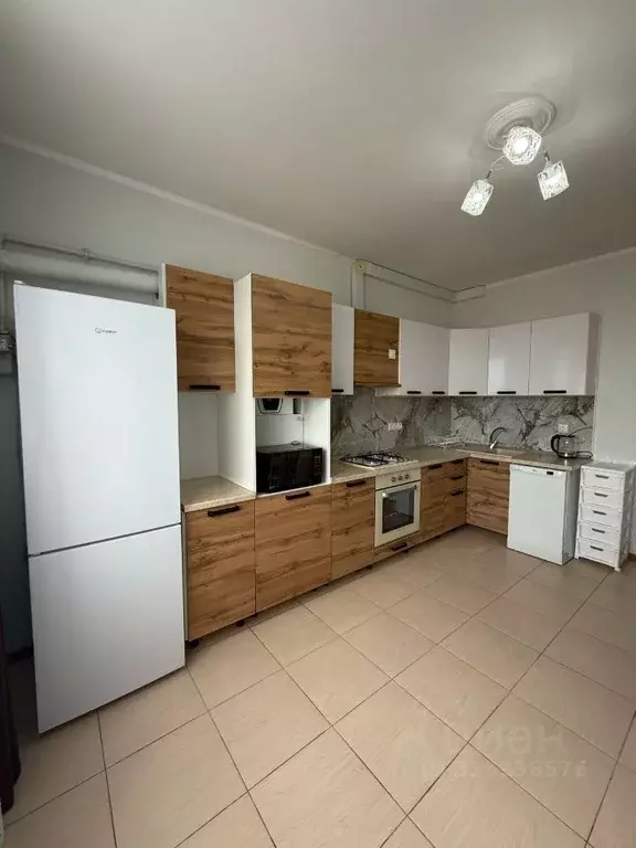 2-к кв. Крым, Симферополь ул. Батурина, 13Б (60.0 м) - Фото 0