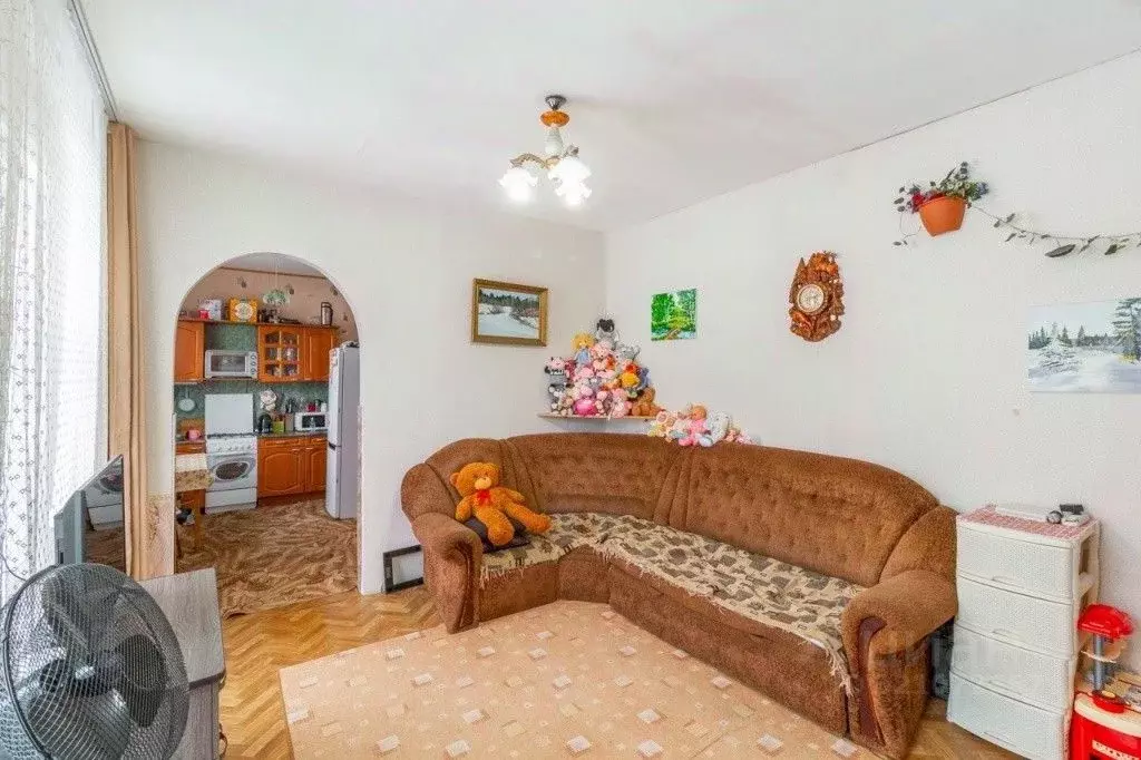 3-к кв. Омская область, Омск Училищная ул., 4 (52.0 м) - Фото 2