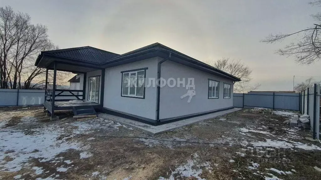 Дом в Хакасия, Усть-Абаканский район, с. Калинино ул. Лазурная (100 м) - Фото 0