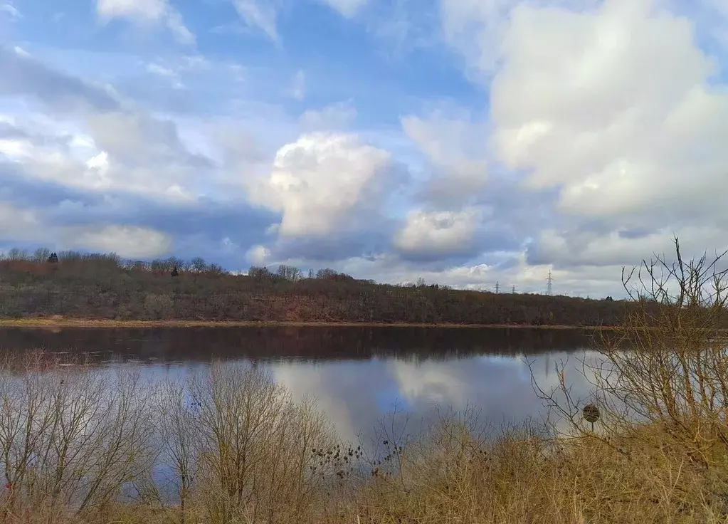 Участок в Ленинградская область, Волхов ул. Степана Разина, 53 (17.0 ... - Фото 1