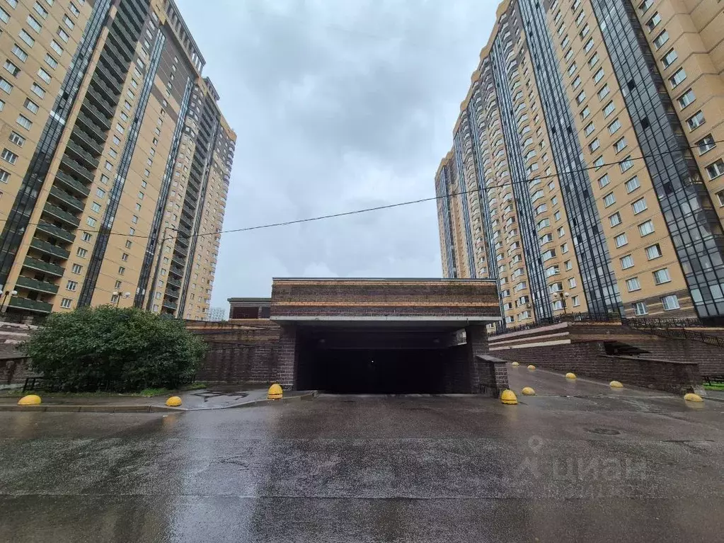 Гараж в Санкт-Петербург пос. Парголово, ул. Федора Абрамова, 8 (15 м) - Фото 1