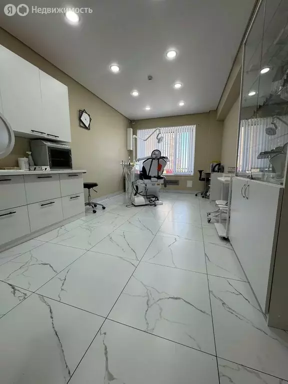 Квартира-студия: Иркутск, микрорайон Топкинский, 75 (70.8 м) - Фото 2