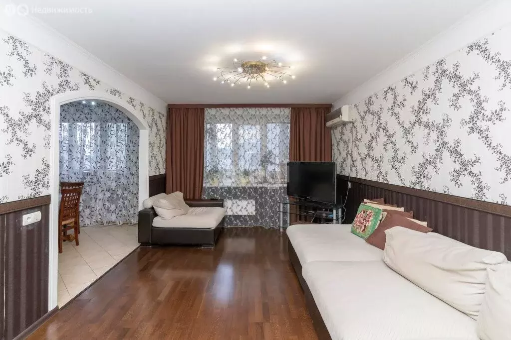 3-комнатная квартира: Тюмень, Широтная улица, 108к1 (93 м) - Фото 1