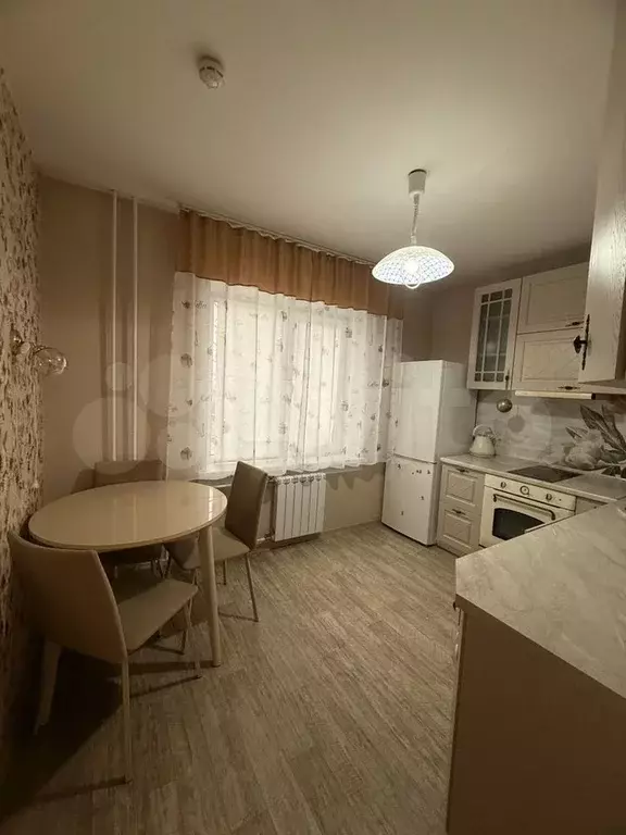 1-к. квартира, 39 м, 1/10 эт. - Фото 0