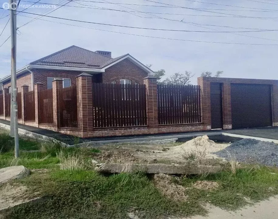 Дом в Азов, улица Матросова (110 м) - Фото 1