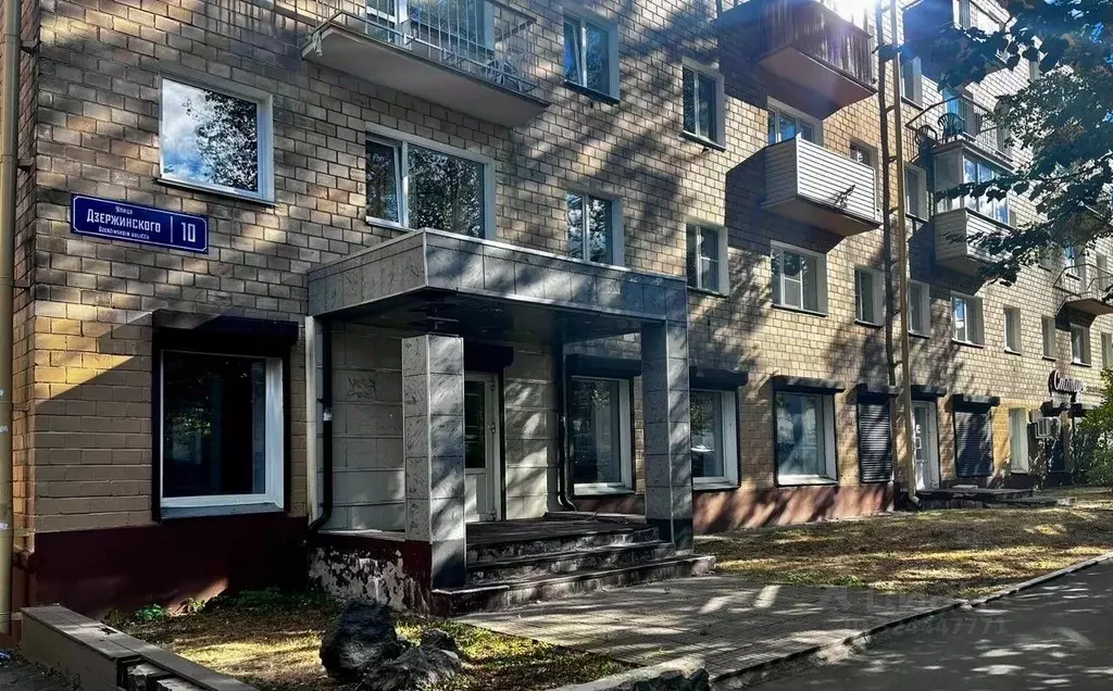 Торговая площадь в Карелия, Петрозаводск ул. Дзержинского, 10 (220 м) - Фото 1