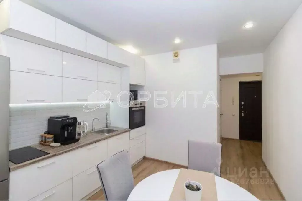 1-к кв. Тюменская область, Тюмень ул. Андрея Бушуева, 2 (34.4 м) - Фото 2