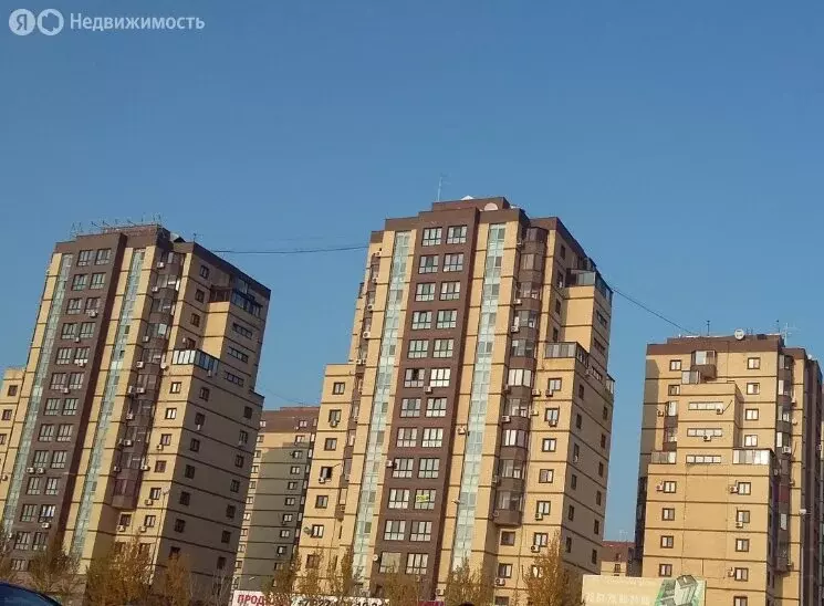 2-комнатная квартира: Тюмень, улица Максима Горького, 68 (68.2 м) - Фото 1