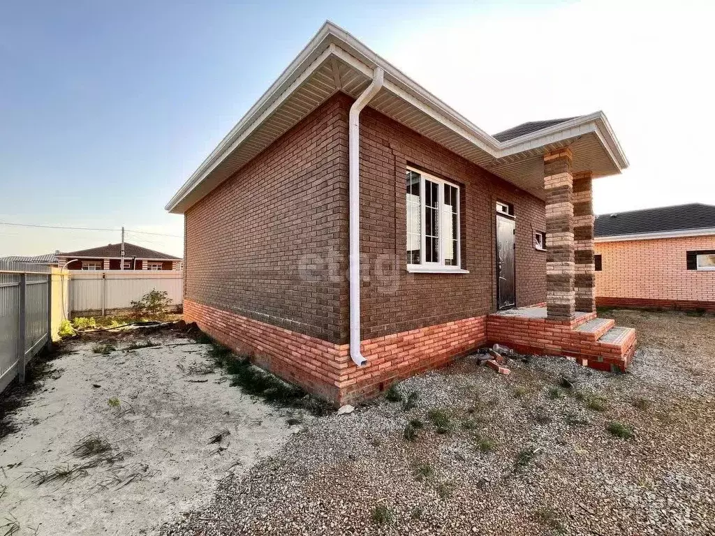 Дом в Ростовская область, Неклиновский район, Новобессергеневское ... - Фото 1