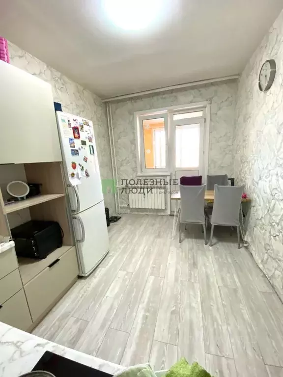 1-к кв. Иркутская область, Ангарск 18-й мкр, 19 (36.0 м) - Фото 0